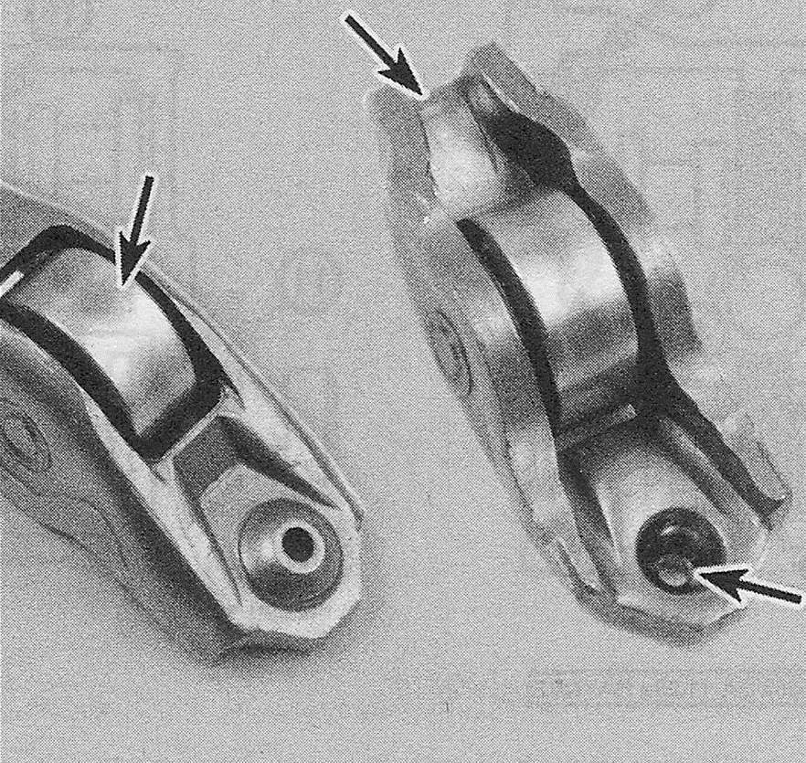 Ford Edge V6 engines_Camshafts and tappets/roller followers and lash adjusters - removal, inspection and installation_on 2.7L engines, check the rocker arm roller, the valve stem contact point and lash adjuster contact point